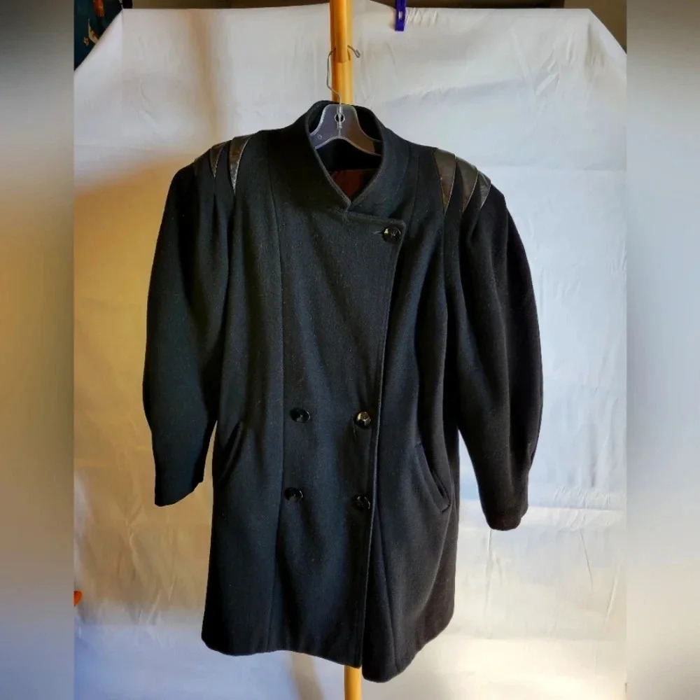 Vintage Foxland Wool Coat with Pleated Leather Detail Women's Size  11